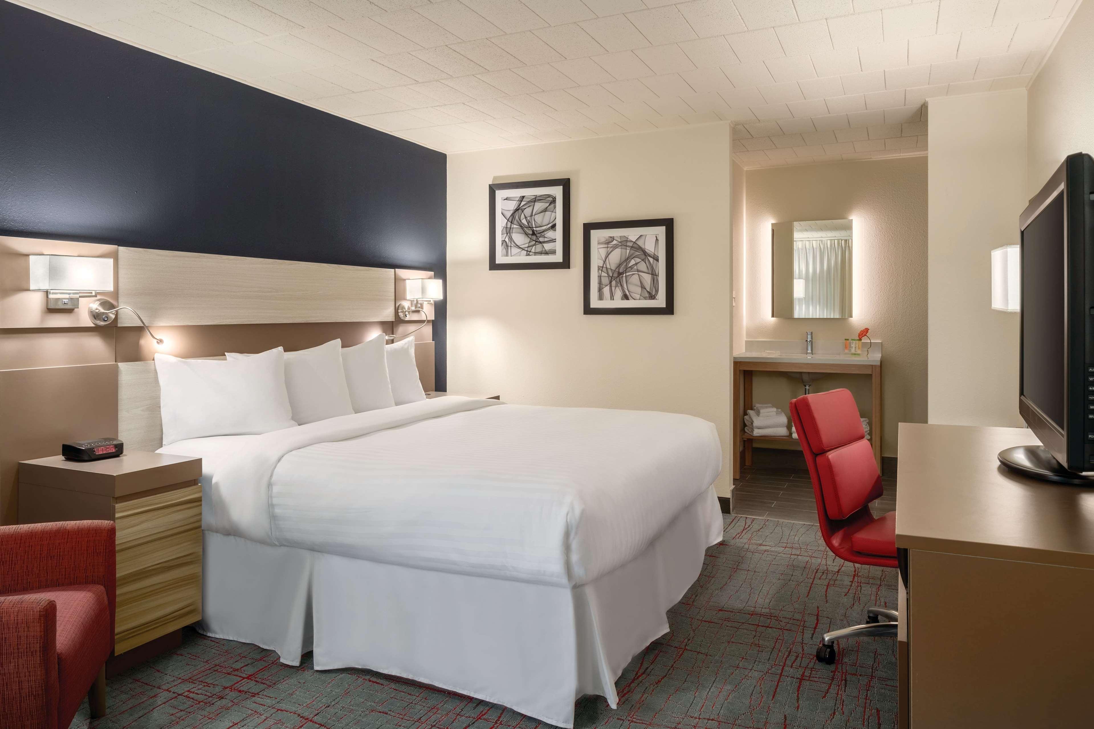 Hotel Ramada By Wyndham Indiana Exterior foto
