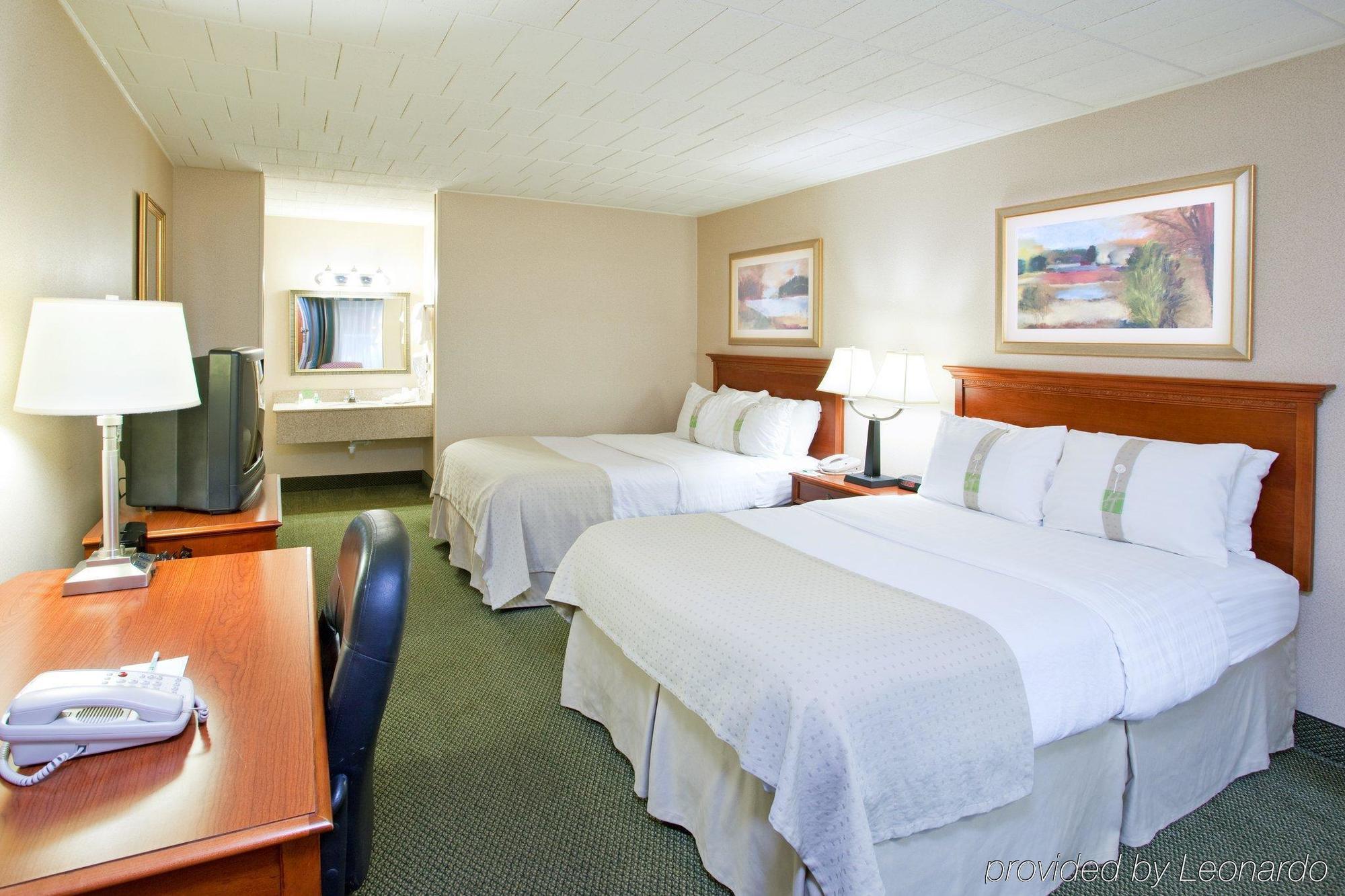 Hotel Ramada By Wyndham Indiana Habitación foto
