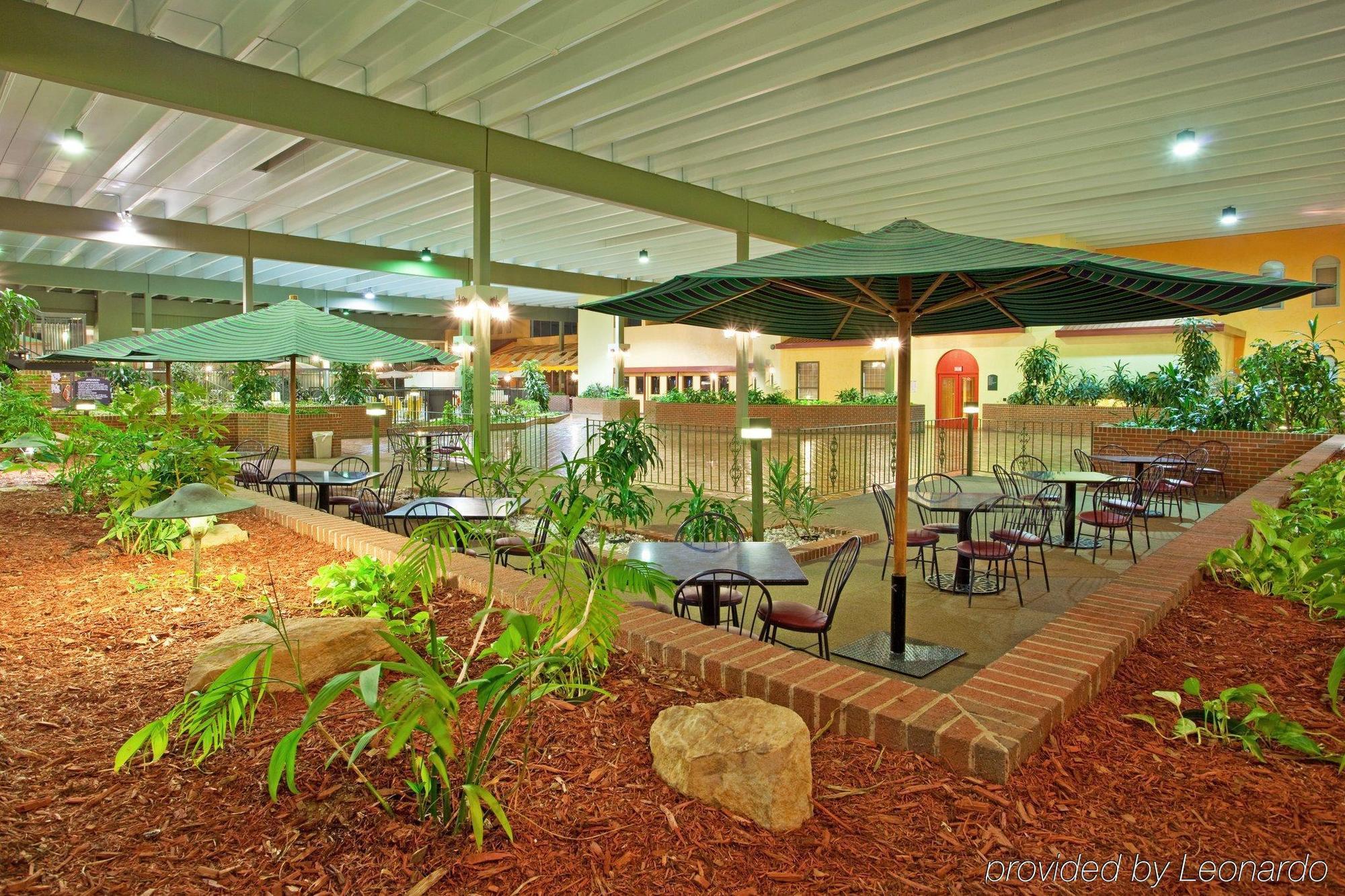 Hotel Ramada By Wyndham Indiana Exterior foto